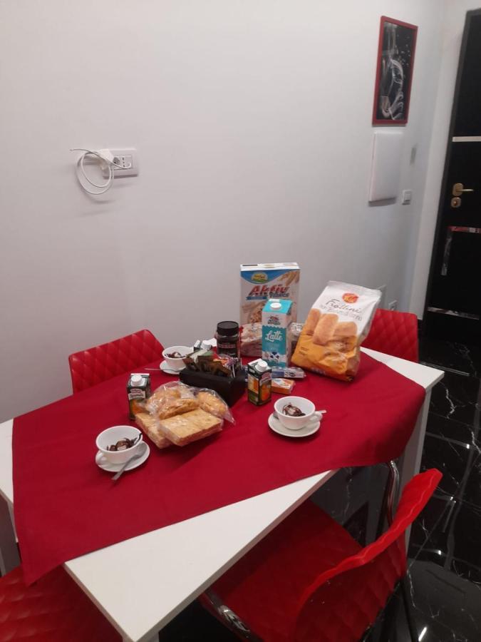 Lux House Naples Airport Hotel ภายนอก รูปภาพ