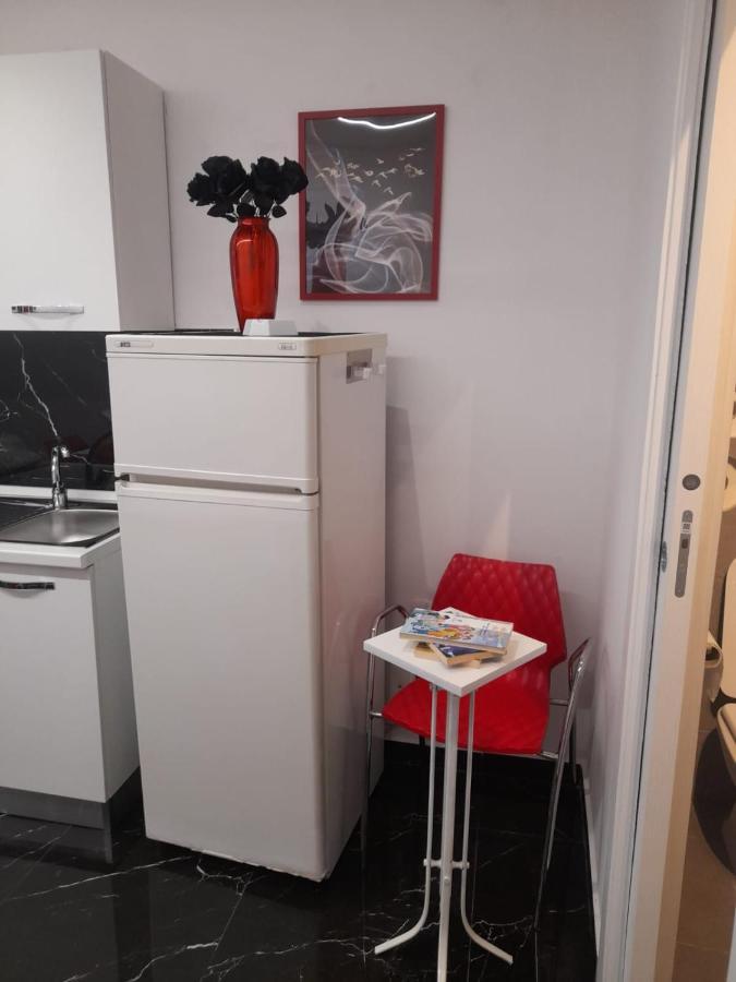 Lux House Naples Airport Hotel ภายนอก รูปภาพ