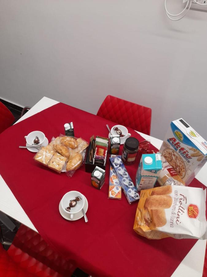 Lux House Naples Airport Hotel ภายนอก รูปภาพ