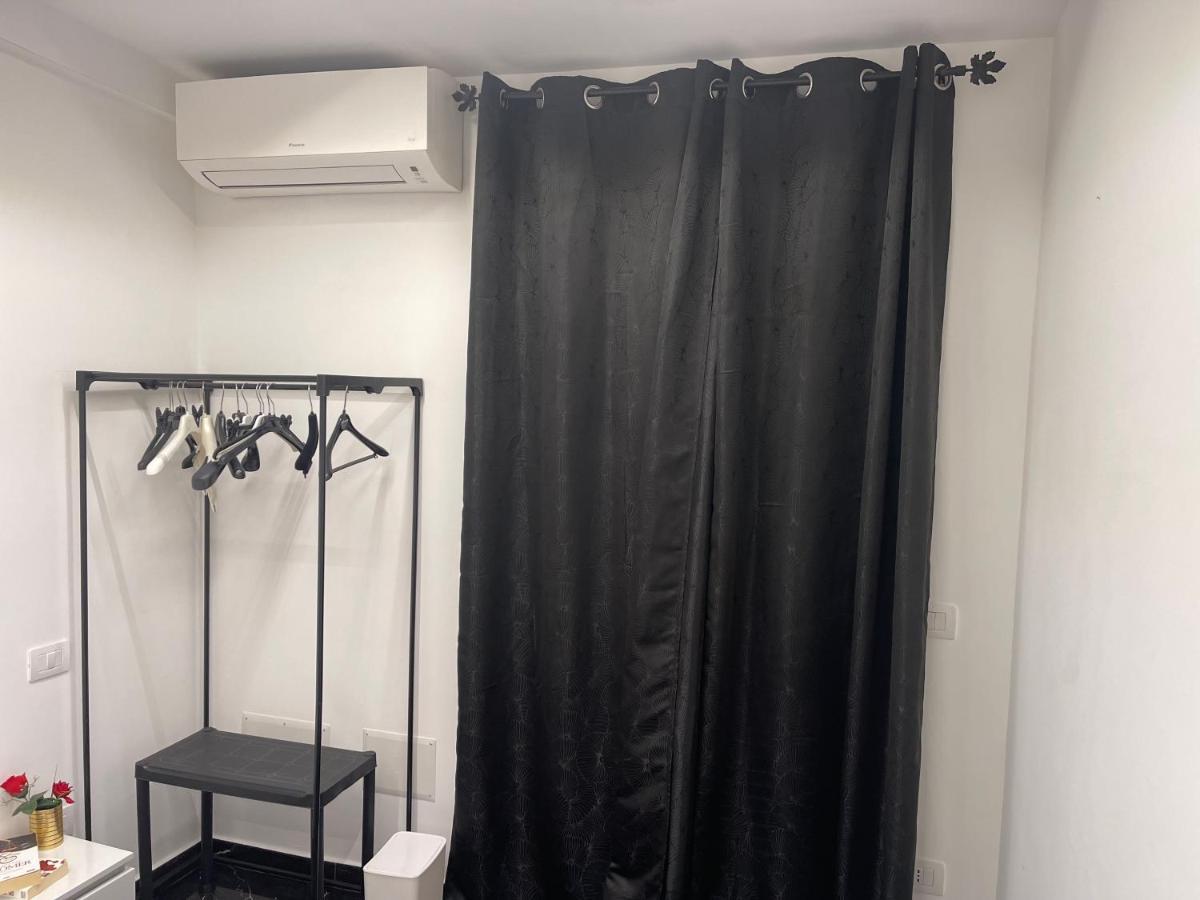 Lux House Naples Airport Hotel ภายนอก รูปภาพ