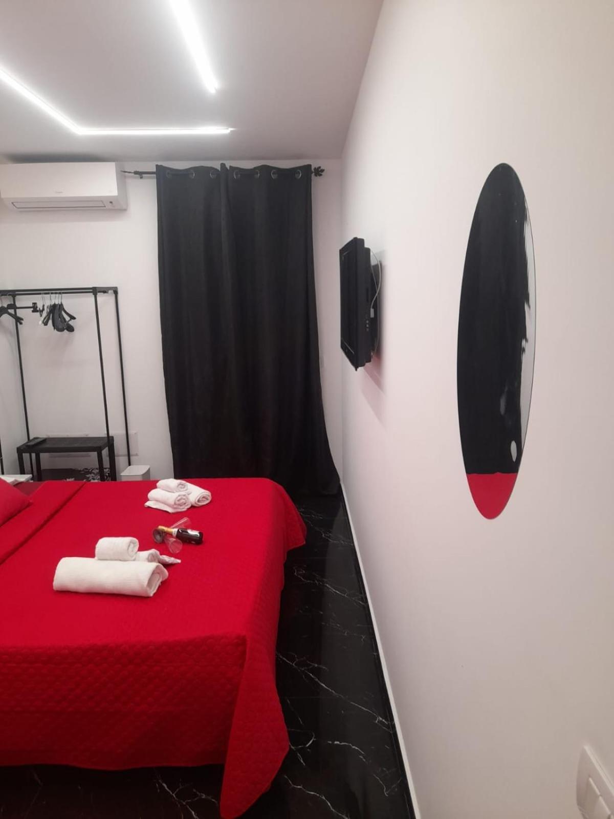 Lux House Naples Airport Hotel ภายนอก รูปภาพ