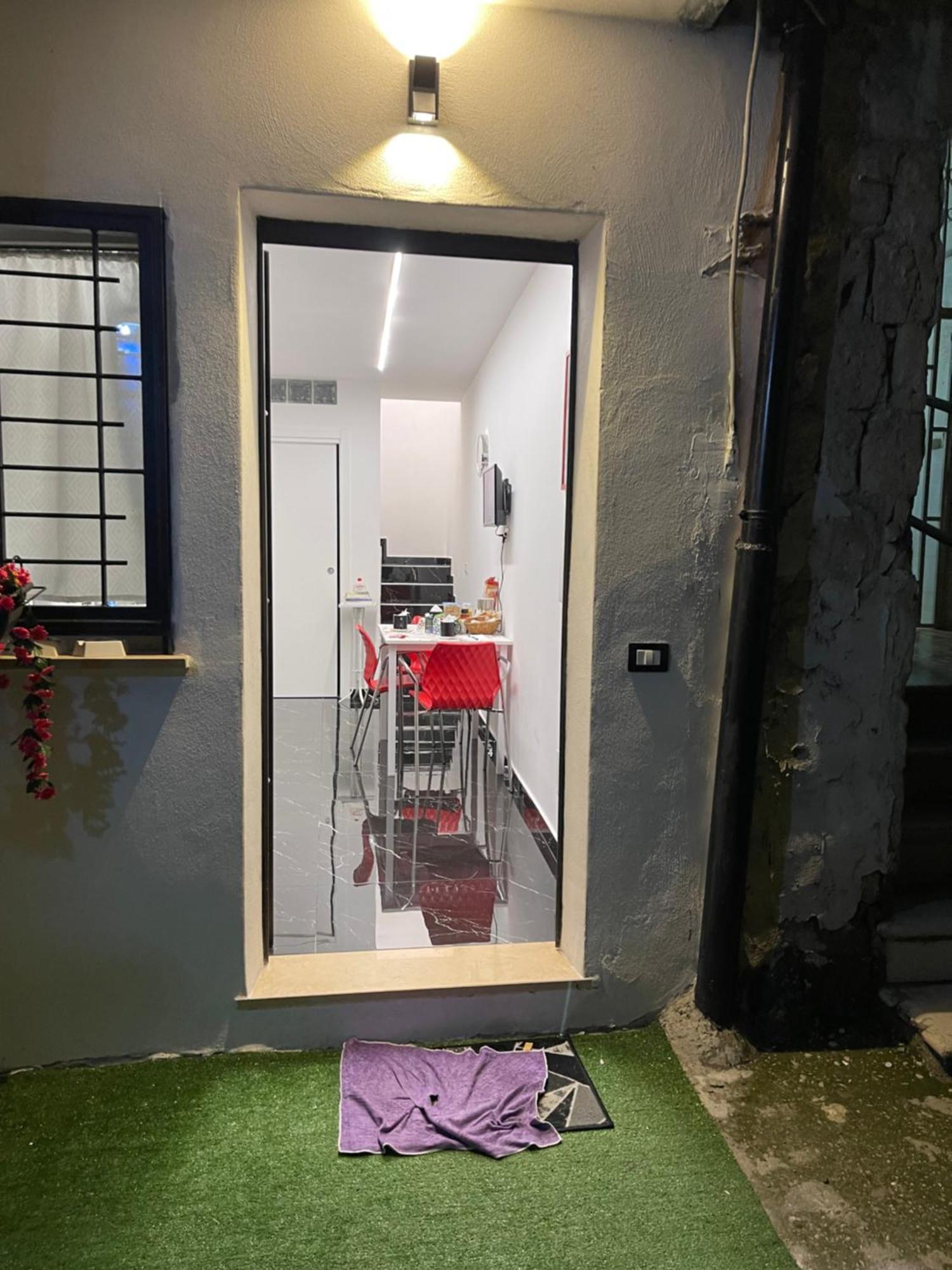 Lux House Naples Airport Hotel ภายนอก รูปภาพ