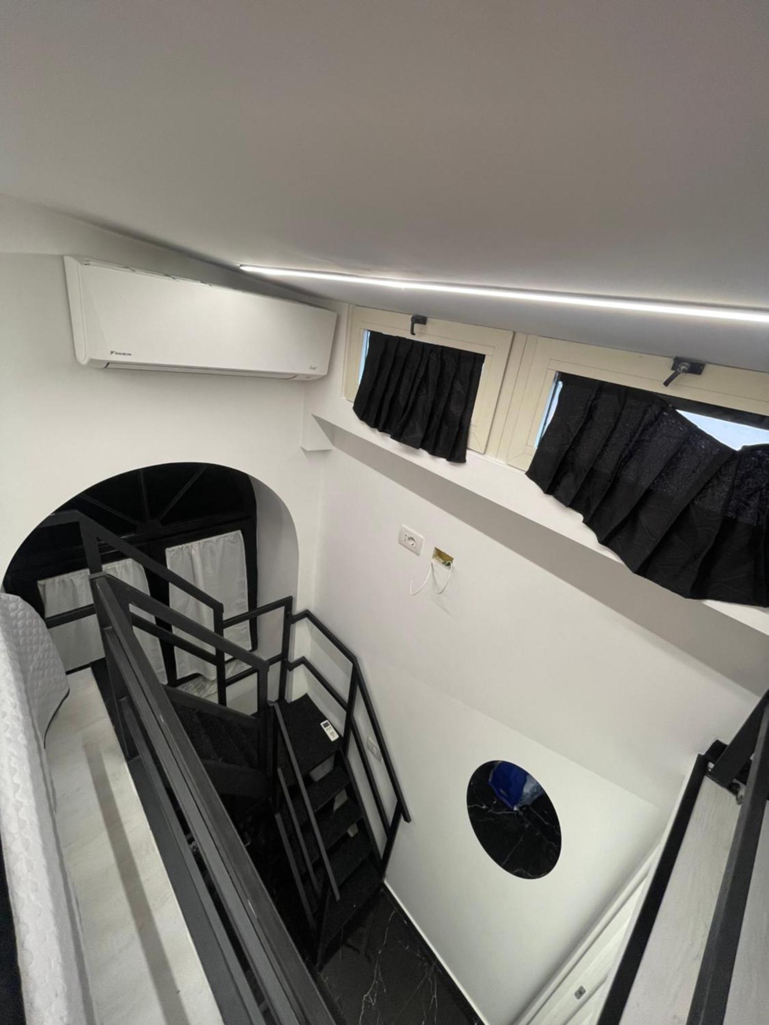 Lux House Naples Airport Hotel ภายนอก รูปภาพ